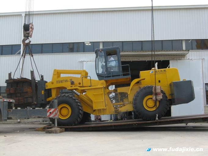 國內(nèi)最大噸位叉裝車